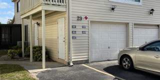 Spacious 2 bedroom/1 Bathroom End Unit Upstairs Condo. Gallery 1