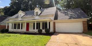 Spacious Home Freshly Painted and New Carpeted! Fully Fenced in Back Yard. Gallery 1