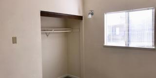 Brookshore Apartments Gallery 29