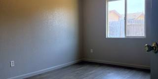 4/2 with open floor plan Available NOW!! Gallery 18