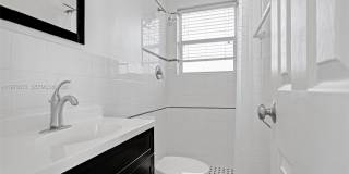 949 SE 10TH Court Gallery 9