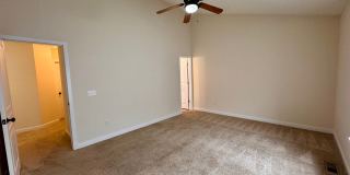 Townhouse for Rent in Beacon Hill Gallery 8