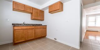 7927 S Ellis Ave Gallery 1