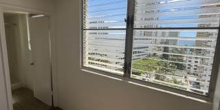 Large 2/2 Waikiki Condo with Parking, Lanai, A/C & W/D in unit! Gallery 8