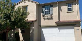Beautiful 3 bedroom Home, Great Neighborhood, Open and Bright! Gallery 1
