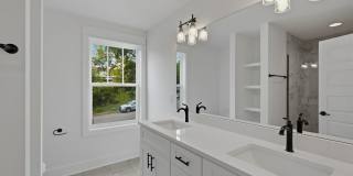 Spacious 5-Bedroom with Fenced Yard & Modern Amenities Gallery 28