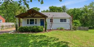 Charming Renovated Home with Spacious Yard & Detached Garage in South Nashville Gallery 3