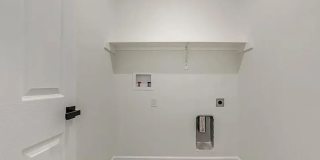 3-bedroom, 2.5-bath luxury home for rent minutes from canyon lake Gallery 1