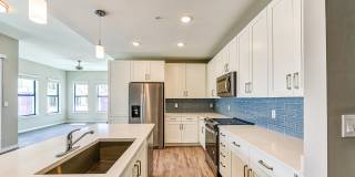 Imperial Crossing Luxury Apartment Homes Gallery 2