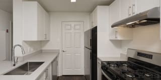 eaves Washingtonian Center Gallery 14