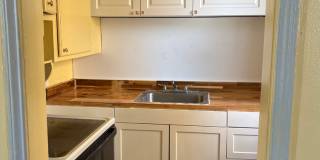 MANDERSON 17701 - R - BOSTON EDISON TOWERS LLC - 17701 MANDERSON DETROIT, MI 48230 Gallery 112