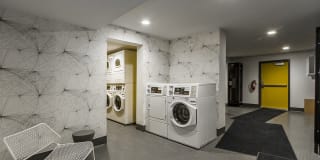 2121 Canyon Gallery 12