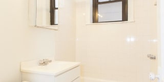 544 W Wellington Ave Gallery 7