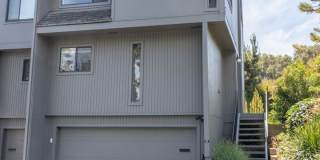 Beautiful End Unit Townhouse Gallery 1