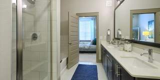 The Circuit Gallery 43