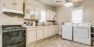 791 N Clinton Street Gallery 4