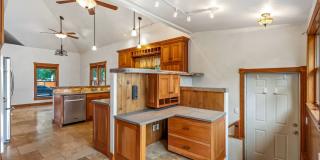 1800 W Mulberry Street Gallery 8