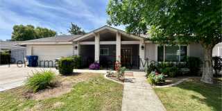 Cozy 3 Bed/2 Bath SW Bakersfield Home w/ Pool & $0 Deposit Option Gallery 1