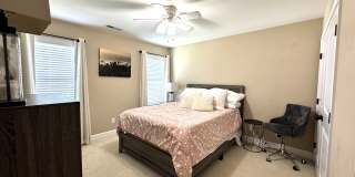 Minutes to the Beach! Conveniently located between Jacksonville & Wilmington Gallery 26