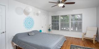 Contemporary 3-Bedroom 2-Bath Townhome in Chapel Hill Close to UNC and Hospital! Gallery 8