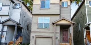 Charming 3 BD | 2.5 BA | Single-Family Home | Prime Murray Hill Location In Beaverton Gallery 1