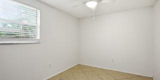 417 Milwaukee Avenue Gallery 11