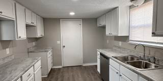 4700 Clendon Way Gallery 3