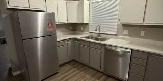 Beautiful 3-Bedroom Townhouse Gallery 8