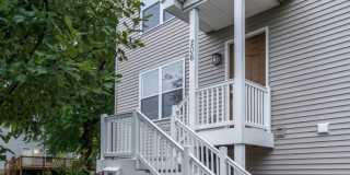 202 E 20th - 4-Bed/3-Bath Townhouse - Walking distance to stadium! Gallery 1