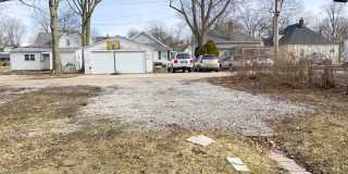PRELEASING for AUGUST! Pet‑Friendly 4BR Walk to Ball State Gallery 30