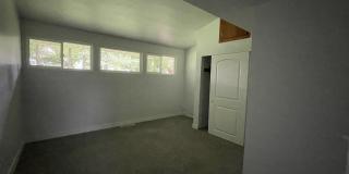 2219 N GLENDALE Drive Gallery 16