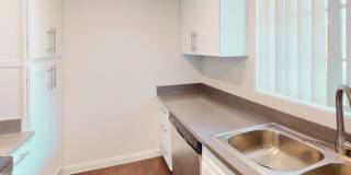 Portland Place: 2370 Portland Street - Three Bedrooms Near USC! Gallery 7