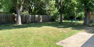 Great Three Bedroom, Close to Everything! Gallery 17