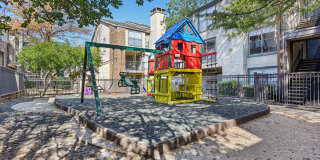 Glen at Highpoint Gallery 45