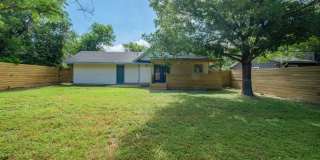 Modernized 3 Bedroom Home Near Mueller ~ Huge Backyard & Deck Gallery 38