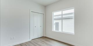 Beautiful Five Bedroom, Two Bathroom Gallery 14
