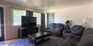 Spacious 4 bed 2 Bath Centrally Located Gallery 6