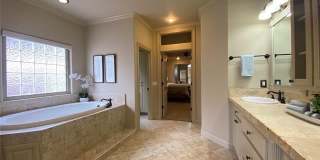 3605 N Narcissus Avenue Gallery 26
