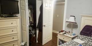 928 West George Street Gallery 12