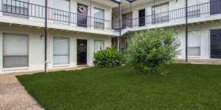 Glen Oaks Apartments Gallery 28