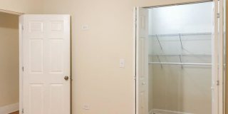 1607 West Berteau Gallery 7