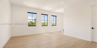 885 NE 76th St Gallery 40