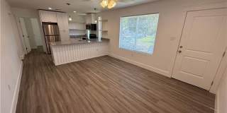 717 N WOODLAWN Avenue Gallery 4