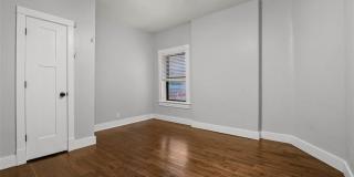 4629 Washington Avenue Gallery 14