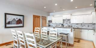 Luxury Townhome at The Cove at Eagle Mountain in Park Meadows Gallery 10