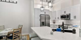 Palm Court Furnished Delight! Gallery 8