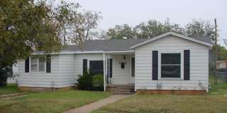Southside 3 Bedroom with Large Fenced Backyard Gallery 1
