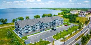 LAKE VIEW- 3 Bedroom Condo Gallery 7