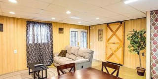 Cute, industrial-modern, and conveniently located!! Gallery 1