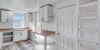 Newly Renovated 3 Bedroom, 1 Bathroom Townhouse Gallery 3